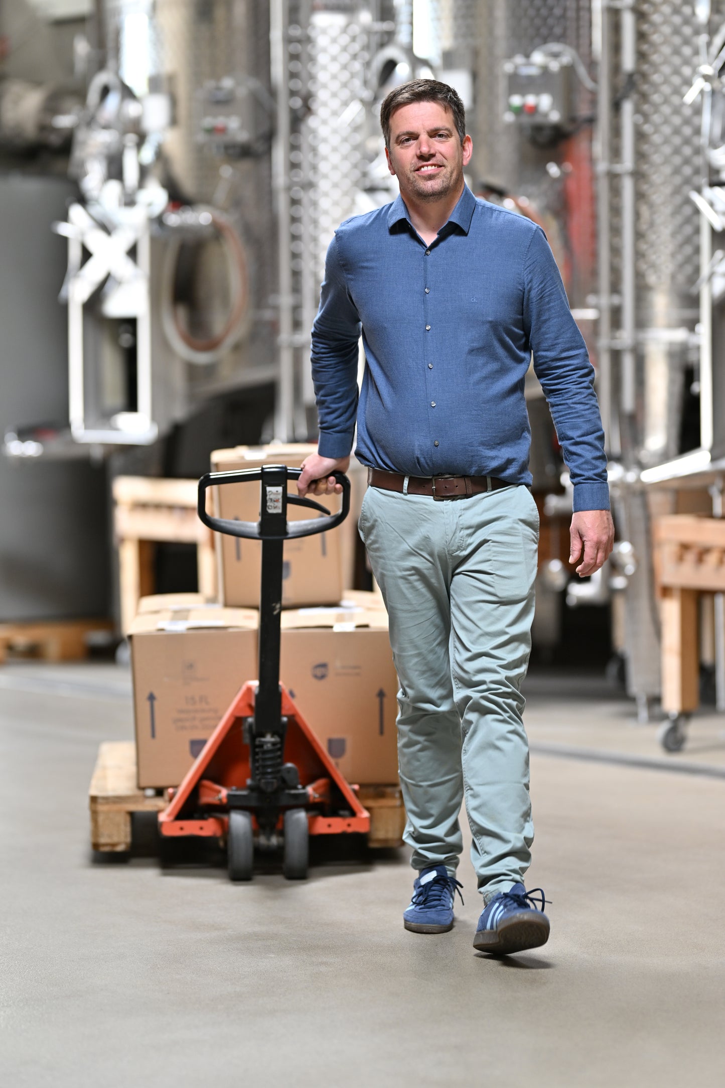 Christoph Erbeldinger bei der Arbeit im Weingut