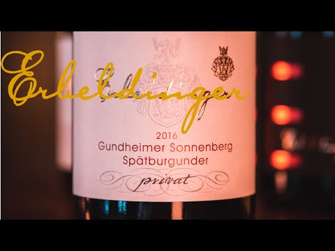 
                  
                    Laden und Abspielen von Videos im Galerie-Viewer, 2019 Gundheimer Sonnenberg Spätburgunder trocken privat - der Premium-Rotwein.
                  
                