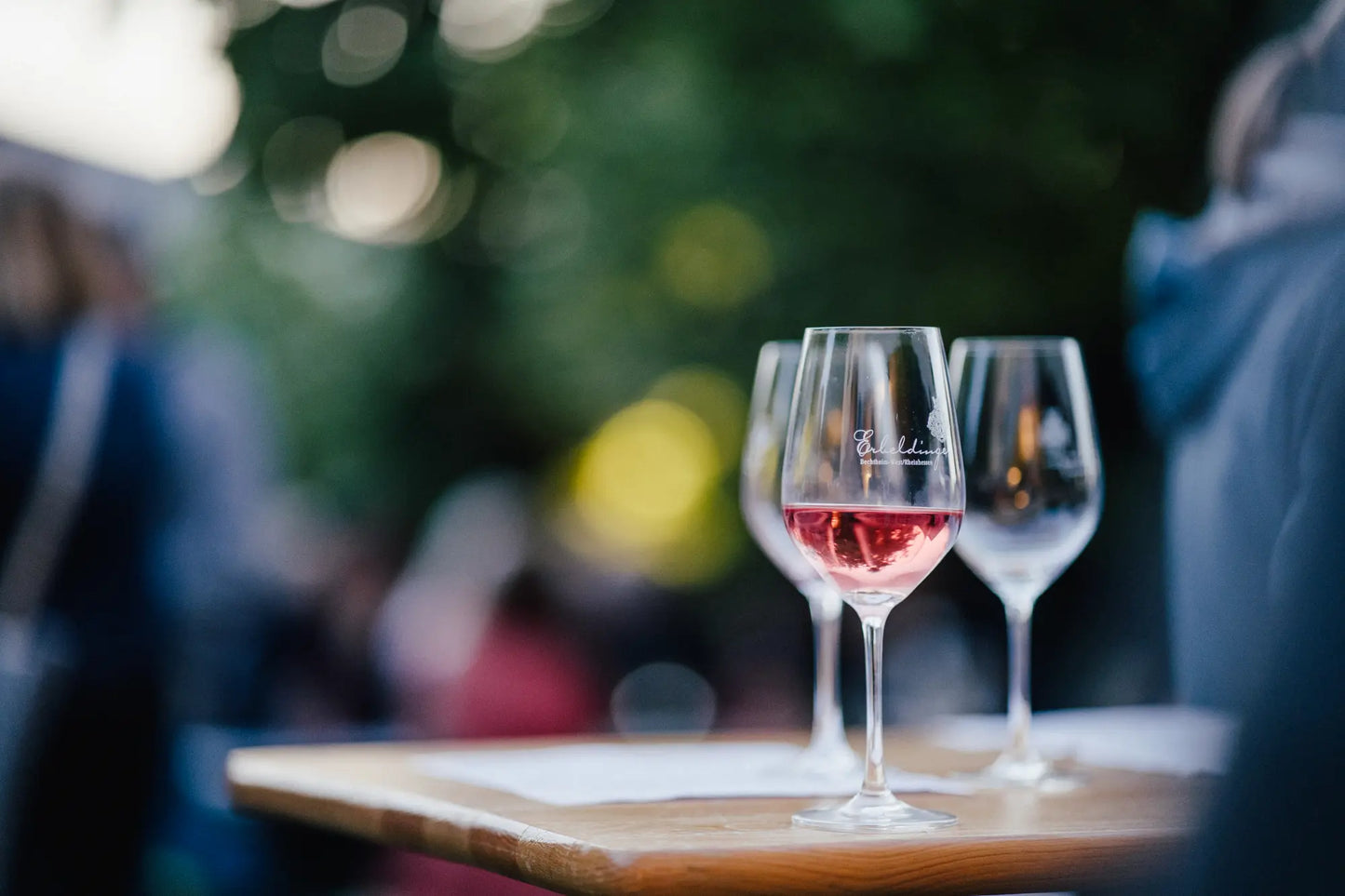 Roseglas Sommer Weingut Familie Erbeldinger
